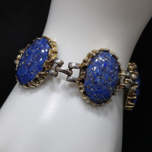 Vintage Blue Lucite Confetti Bracelet, Glitter Flakes, 1950s  Jewelry - Picture 3 of 10